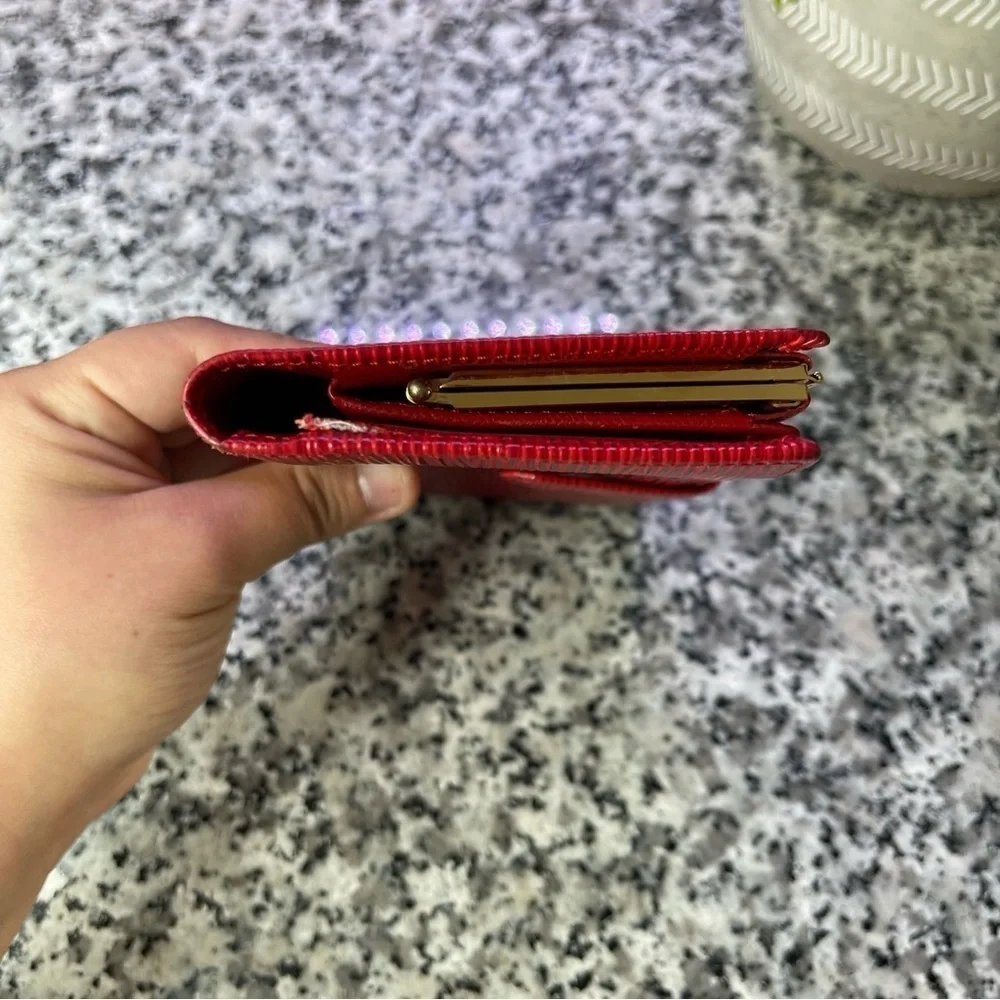 Louis Vuitton | BEAUTIFUL! MI0020 Red Epi Wallet with Kiss Lock